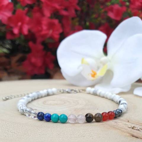 Bracelet de cheville 7 chakras et howlite - pierres naturelles 4mm