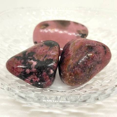 Rhodonite - pierre roule