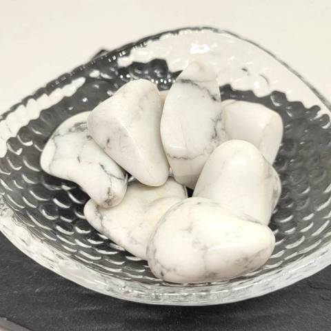 Howlite - pierre roule